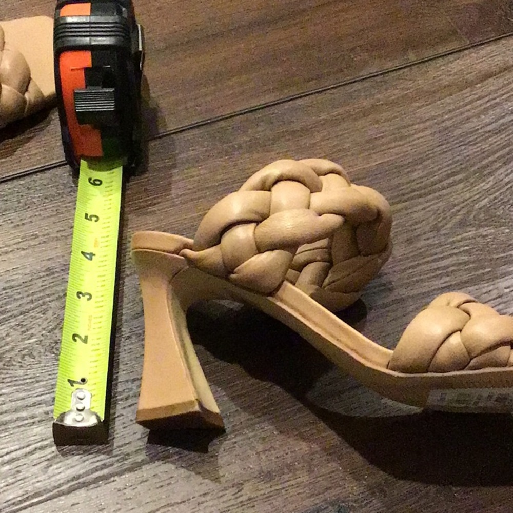 Marc Fischer NWT Hammy breaded straps in Beige with square Toe Heel Sandal. - Picture 5 of 7